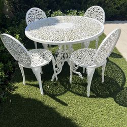 Lacey Patterned Outdoor Table & Chairs