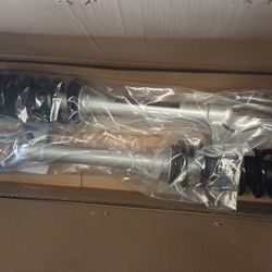 New Rough Country 2.5” Lift Kit w/ N3 Struts – Jeep Grand Cherokee WK2 (No Air Ride)
