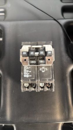 Eaton quad 20/20 breaker