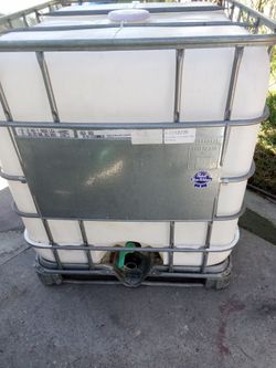 Water container