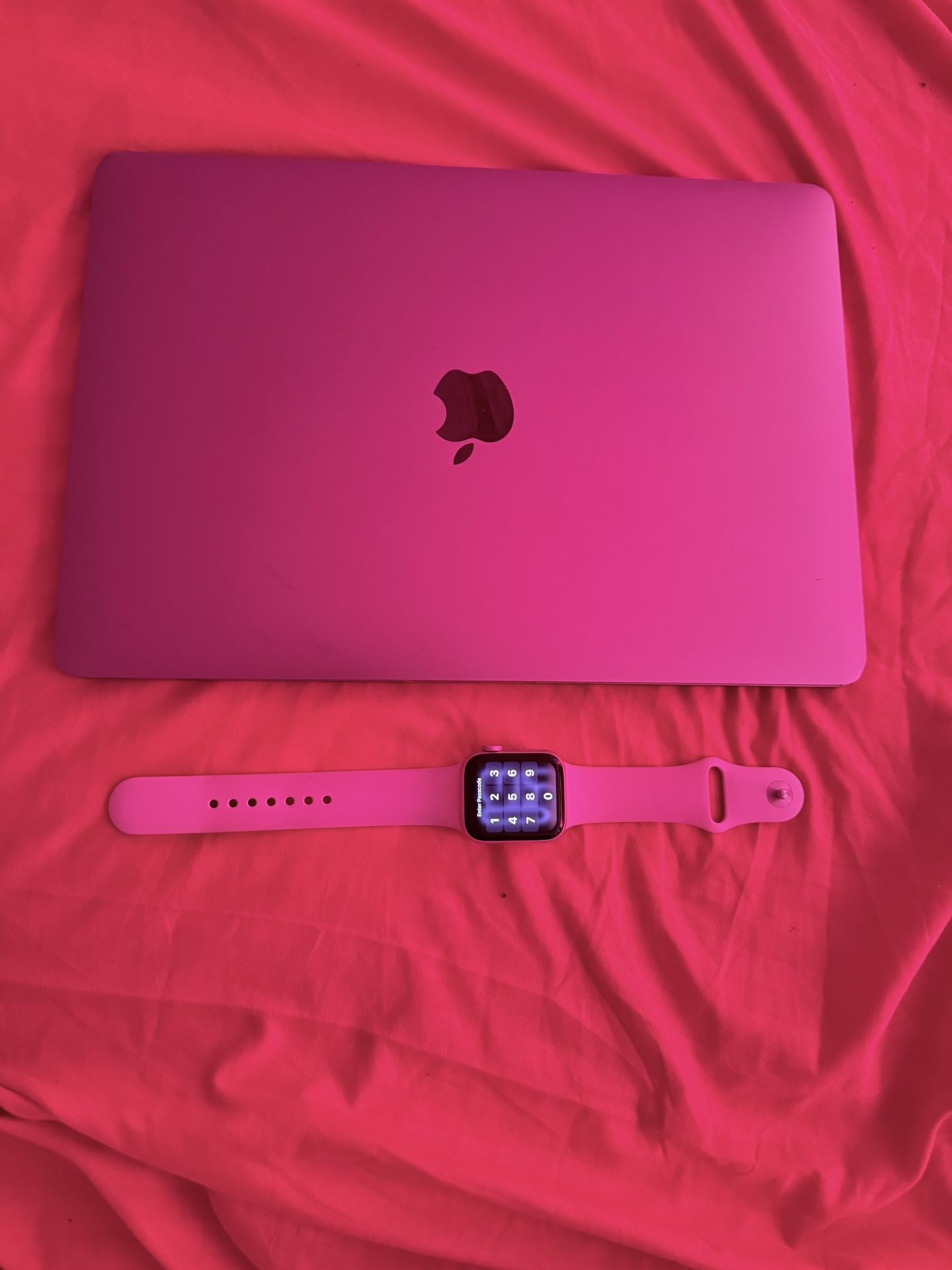 MacBook Pro & Apple Watch SE 2nd GEN