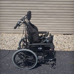 Reclining (tilt-in-Space) Chair!! (Brand New)