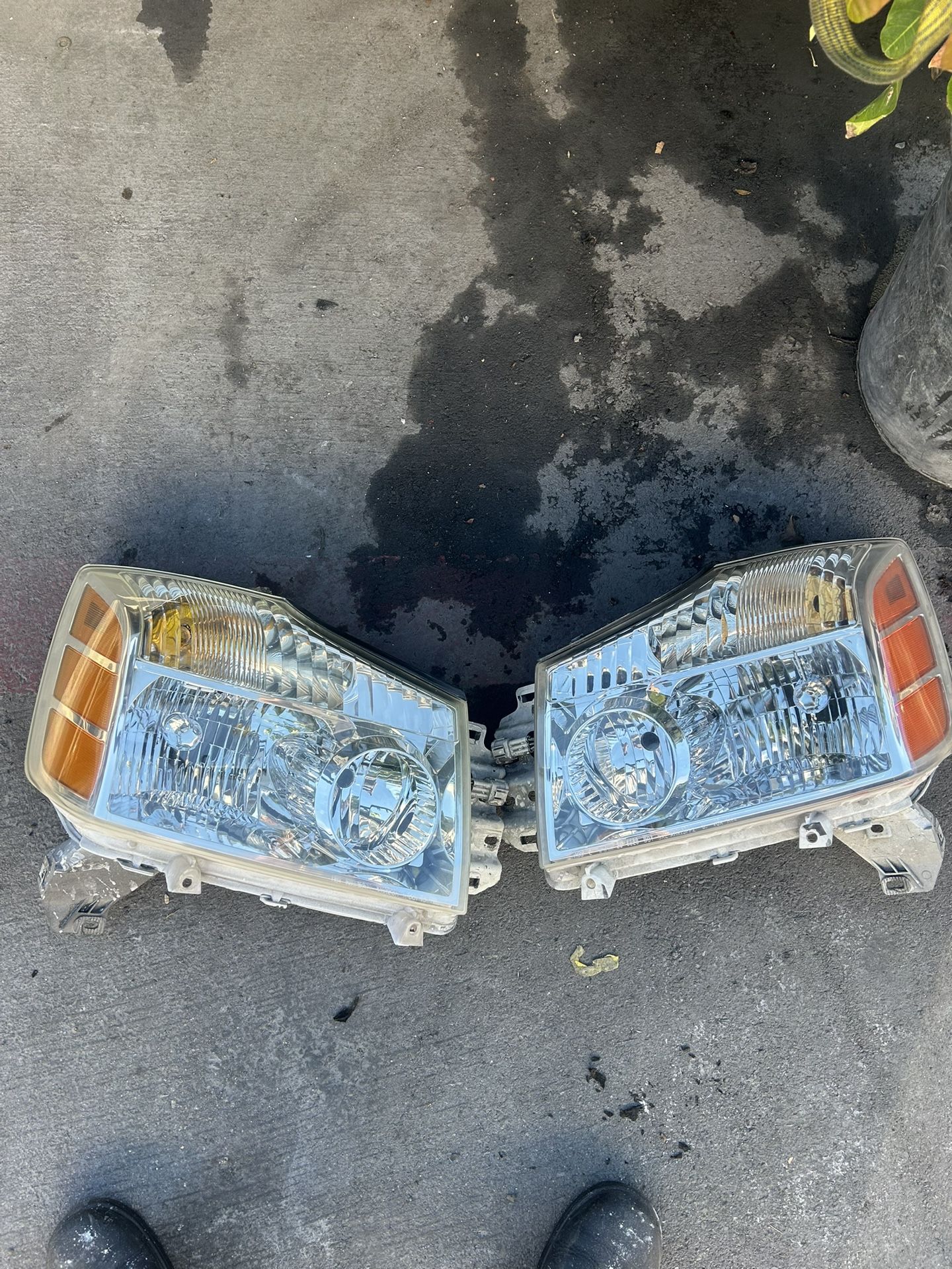 Nissan titan Headlights