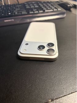 Apple iPhone 17 Pro Max - 512GB - Silver - Unlocked