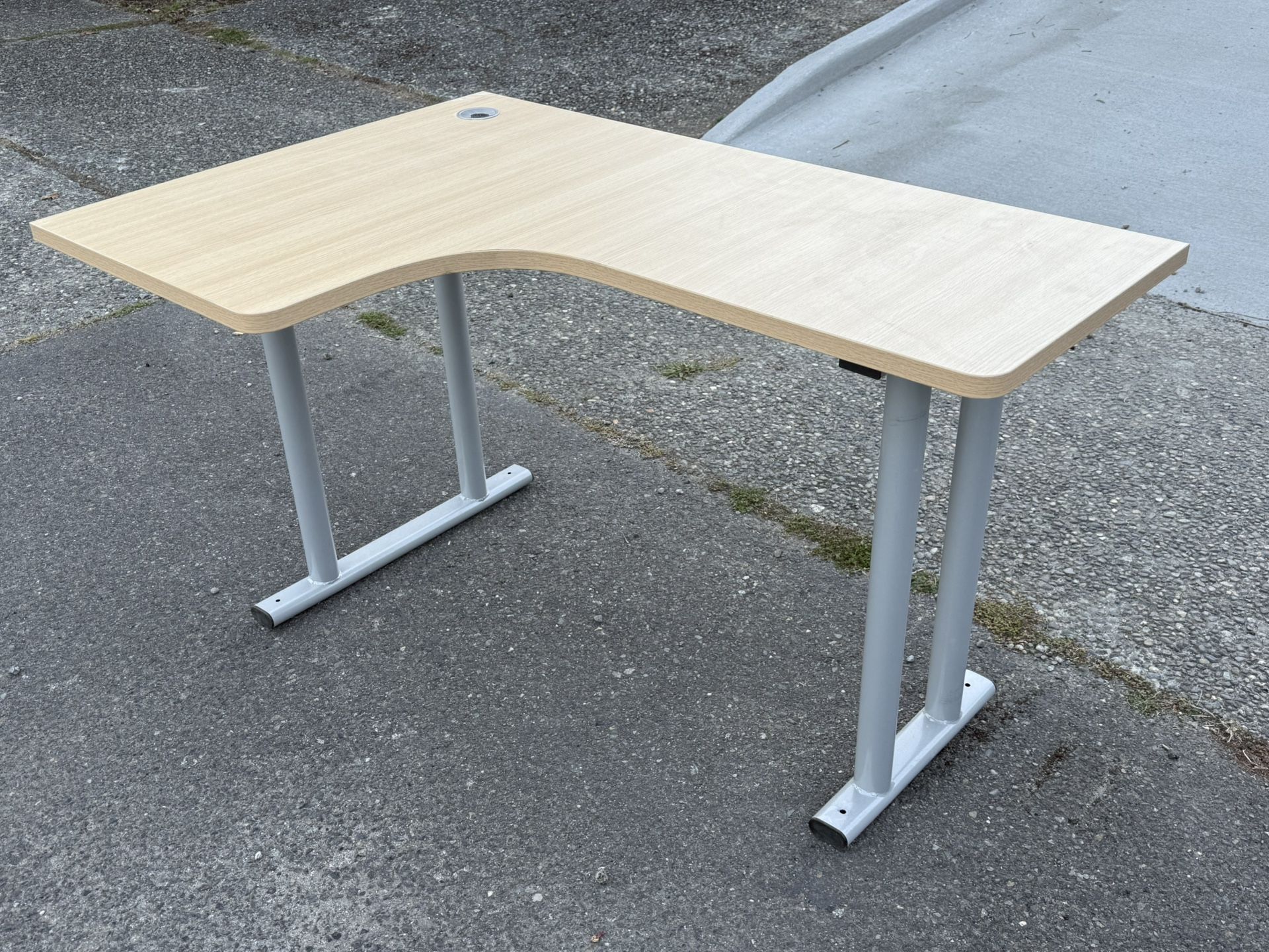 Desk FREE - New In West Seattle / Westwood / Roxhill
