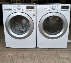 LG washer and dryer laundry set