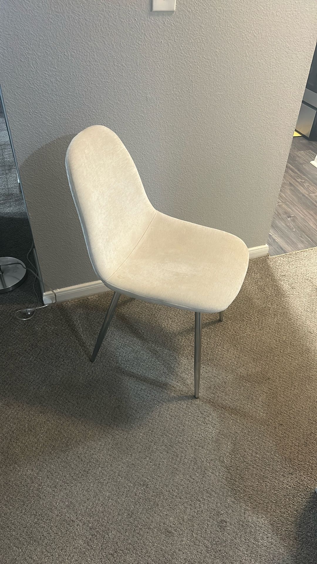 Set Of 4 White Chairs