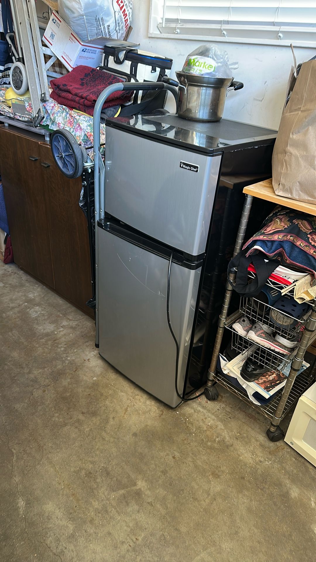 Magic Chef Mini Refrigerator Model HVDR430SE 4.3cu Feet