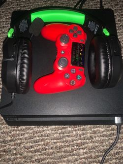 PlayStation 4 + Controller + Headset