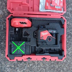 Milwaukee M12 3632-21 Green 360 3-plane Laser Kit. Almost New 4.0 Battery & Charger.many Other Tools. For Pick Up Fremont. No Low Ball/Trades Please 