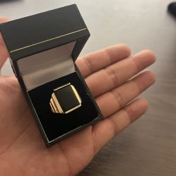 14K Gold Onyx Ring Size 8