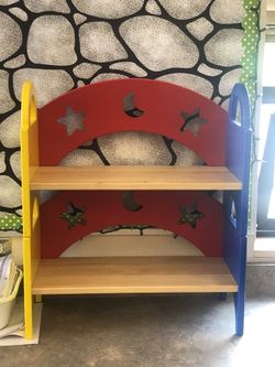 Two Guidecraft shelves