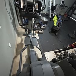 Commercial Elliptical Machine