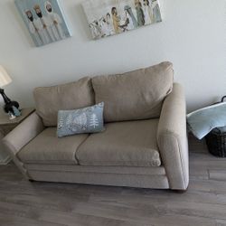 Lazy Boy Sleeper Love Seat , Like New 