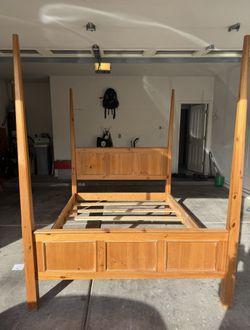 Very Nice Four Poster I Bed Good Condition
