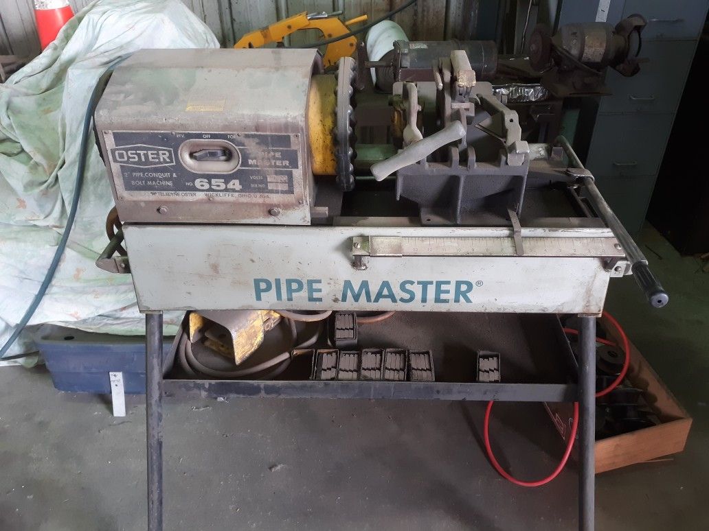 Oster 2 " Pipe Conduit And Bolt Machine. 654