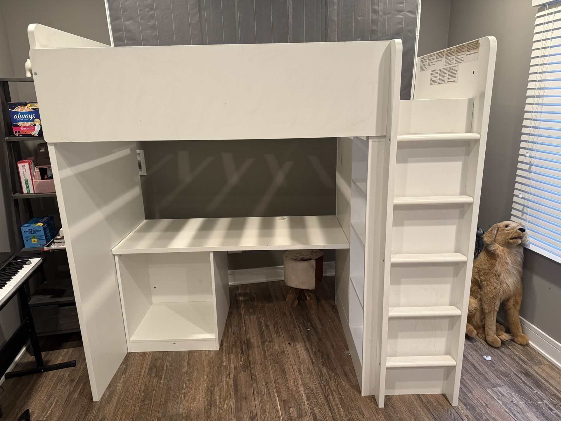 Bunkbed With Desk And Shelf 