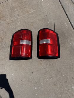 2014-15 GMC Sierra Tail Lights