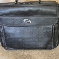 Attaché 