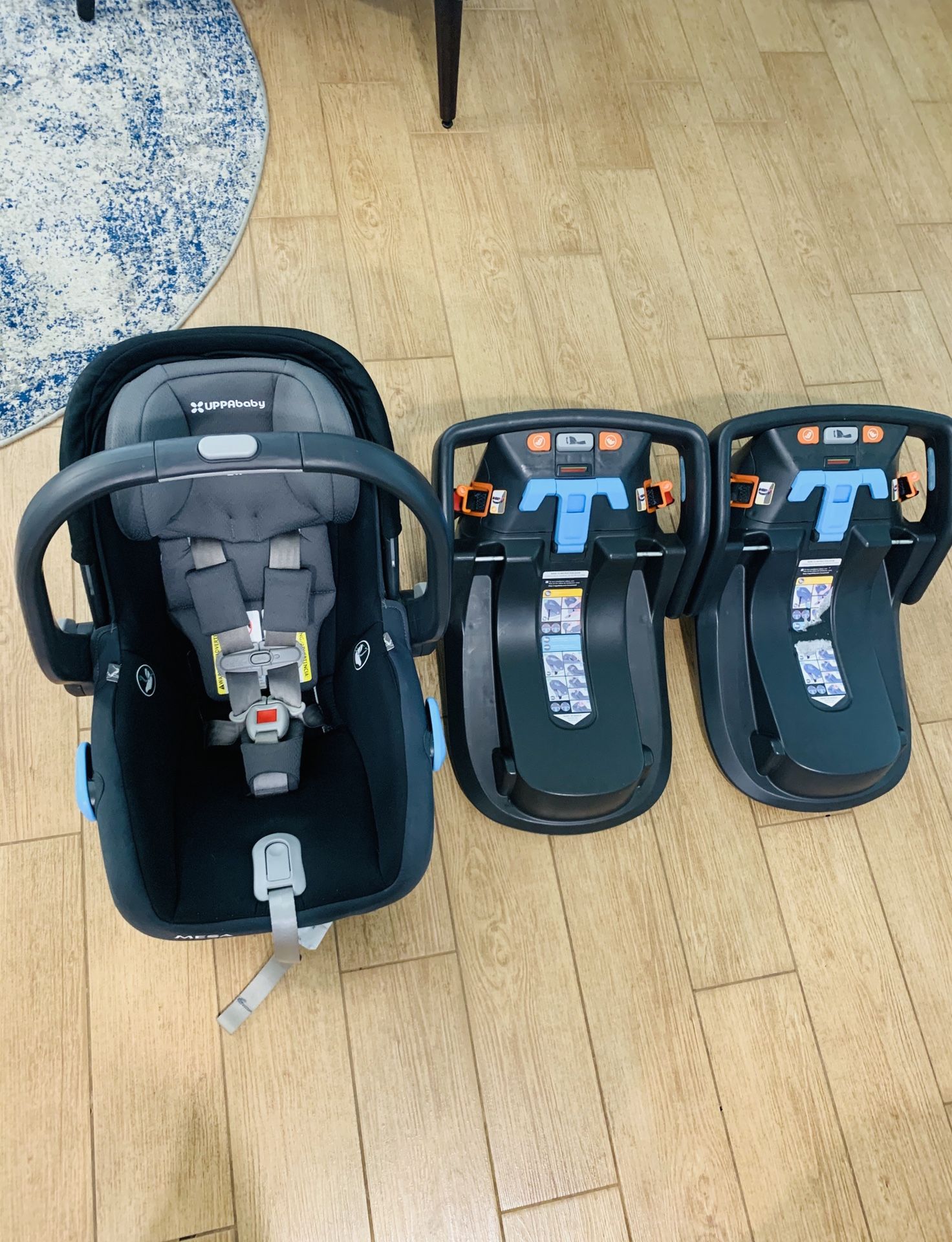 UppaBaby Mesa Car Sear with 2 Bases