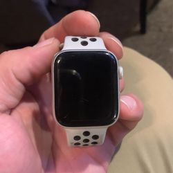 Nike Apple Watch 44m Aluminum 