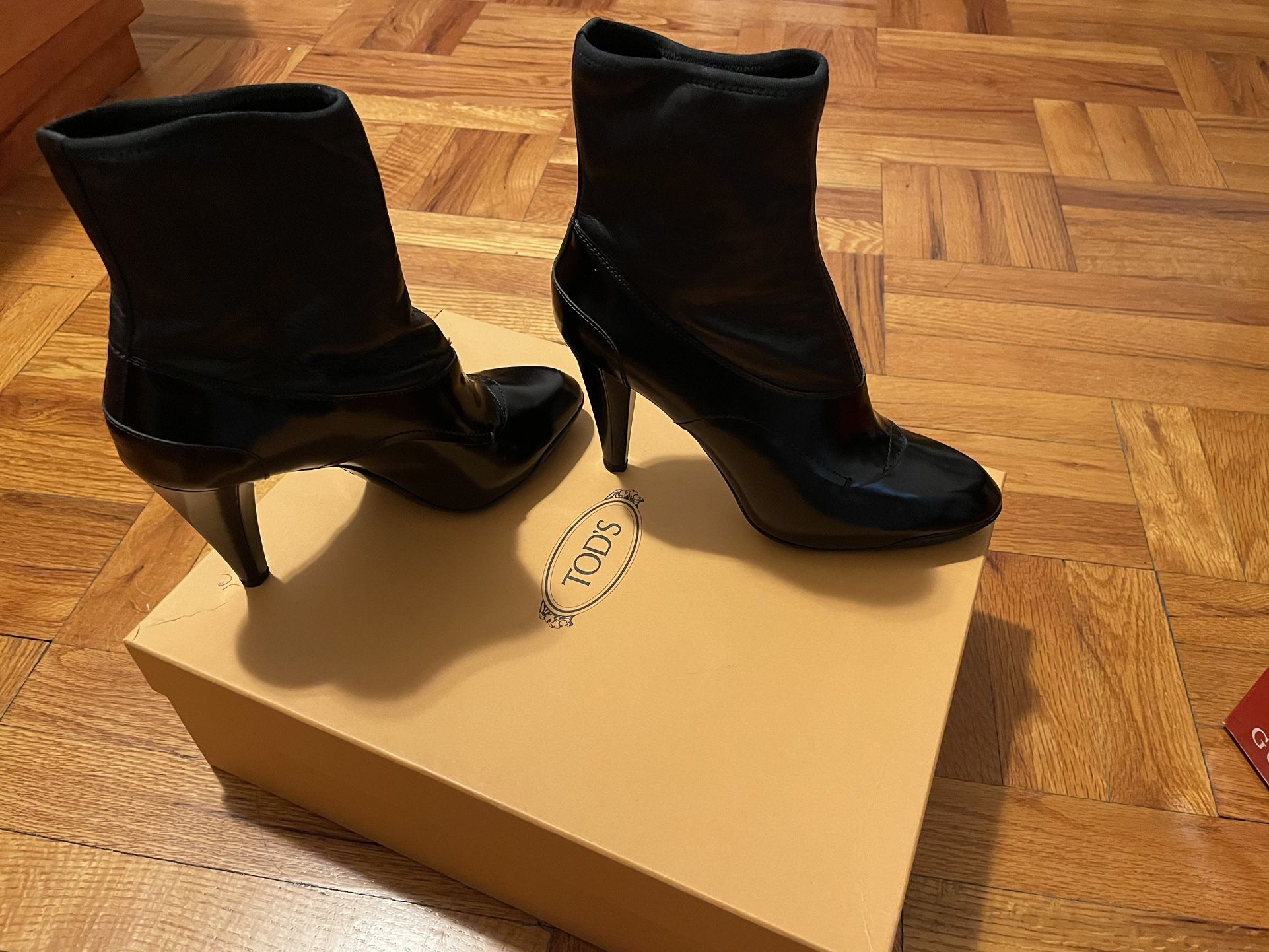 Tod’s Ladies Boot .  