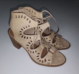 Brash Women's size 7 "Tosha" Gladiator Style Laced Cutout Heeled Sandals tan