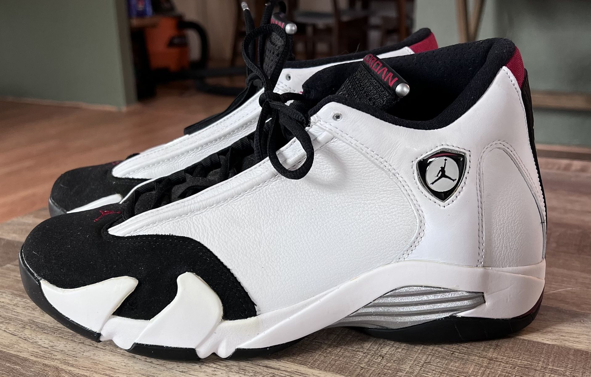 Jordan 14 Retro Black Toe (2014) Mens Size 9.5 In Great Condition.