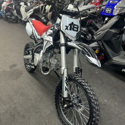 Brand New Dirt Bike 125cc Apollo 