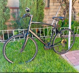 XL Specialized Sirrus Hybrid Bike