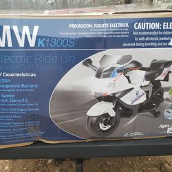 BMW  KIDS MOTORCYCLE  (New)