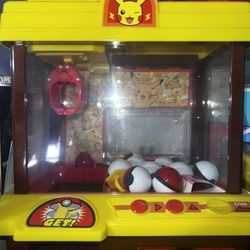 Pikachu Claw Machine W/ Balls