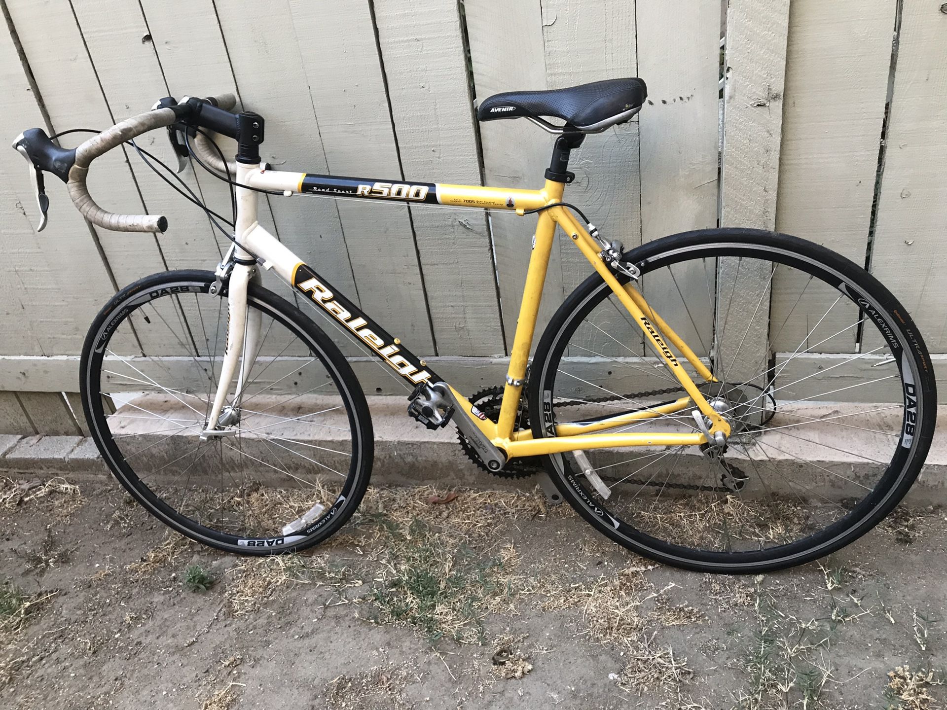 Raleigh r500 road bike sale