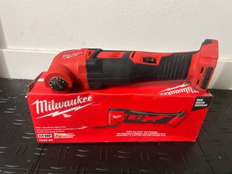 Milwaukee M18 18V Lithium-lon Cordless Oscillating Multi- Tool (Tool-Only)