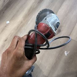 Milwaukee Corded Grinder  4-1/2"