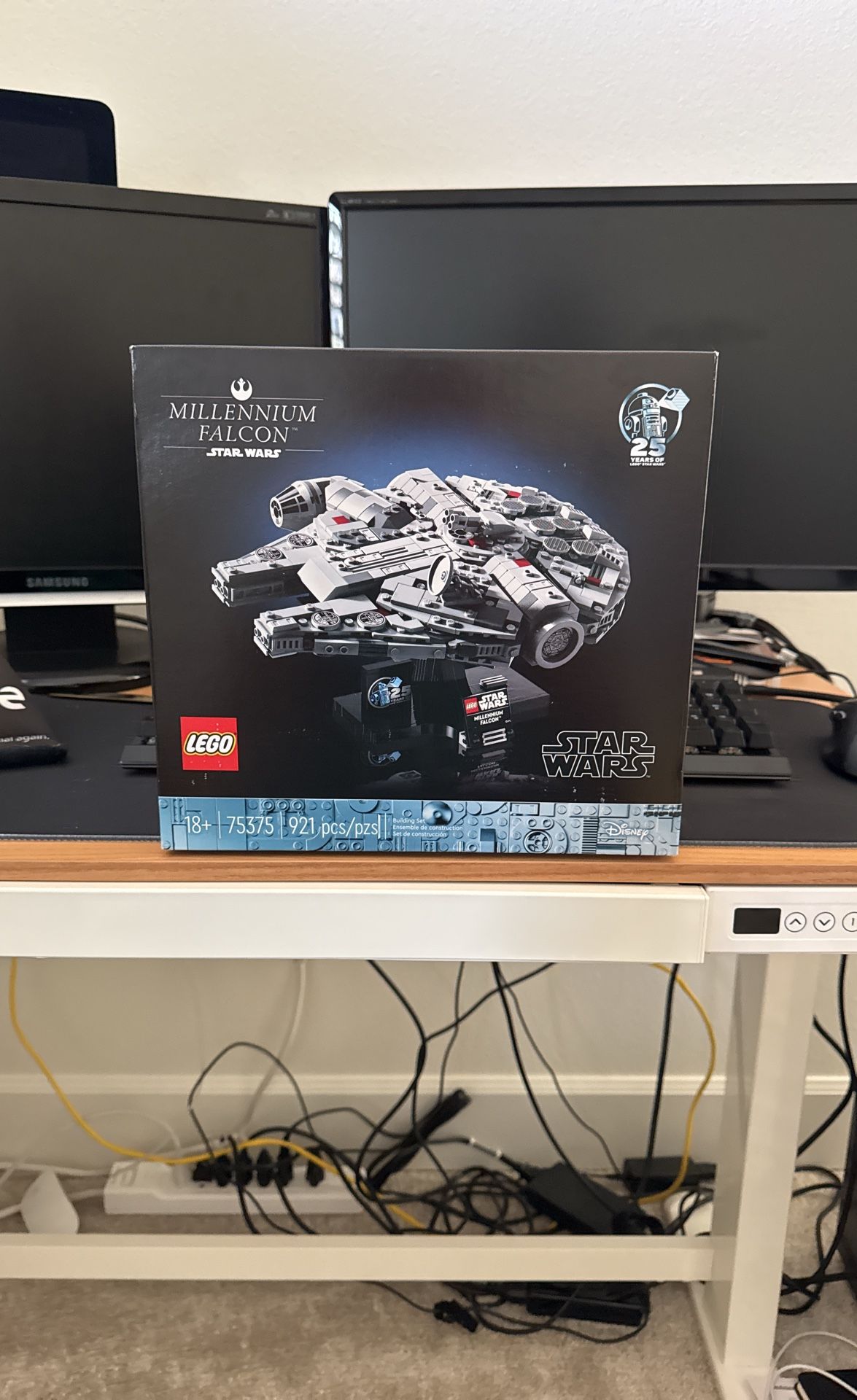 Lego Star Wars Millennium Falcon 75375