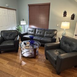 Leather Living Room Set $300