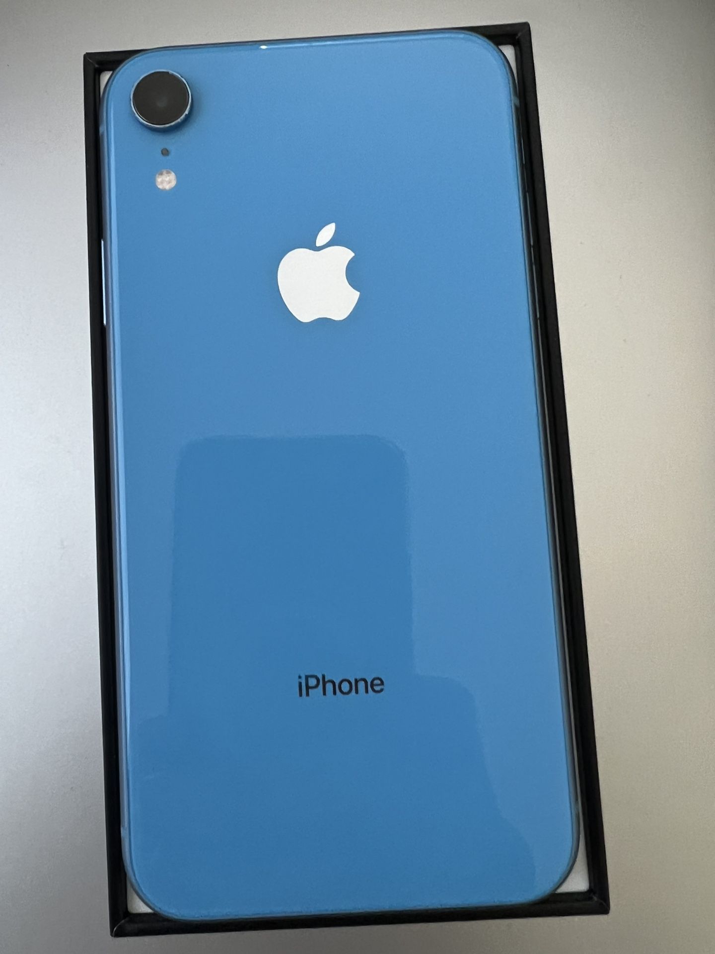 Iphone XR Blue 64GB ANY CARRIER - Cell phones & Accessories