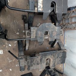 Fifth Wheel Hitch's