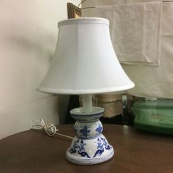 chinese porcelain desk lamp