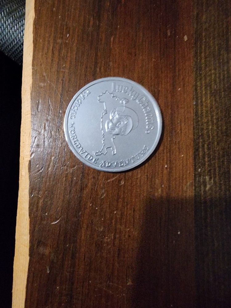 1998 LUCKY CHARMS Magical Worldwide Adventure: Leaning Tower of Pisa Cereal TOKEN