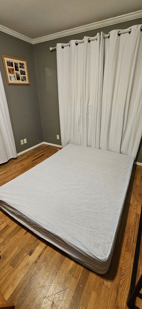 $5 Queen Spring Air Box Spring With Protector And Cover