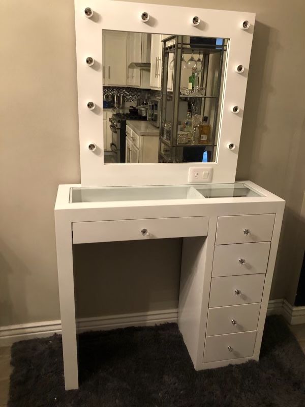 Vanity Desk With Mirror