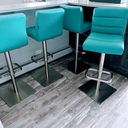 4 Bar Stools