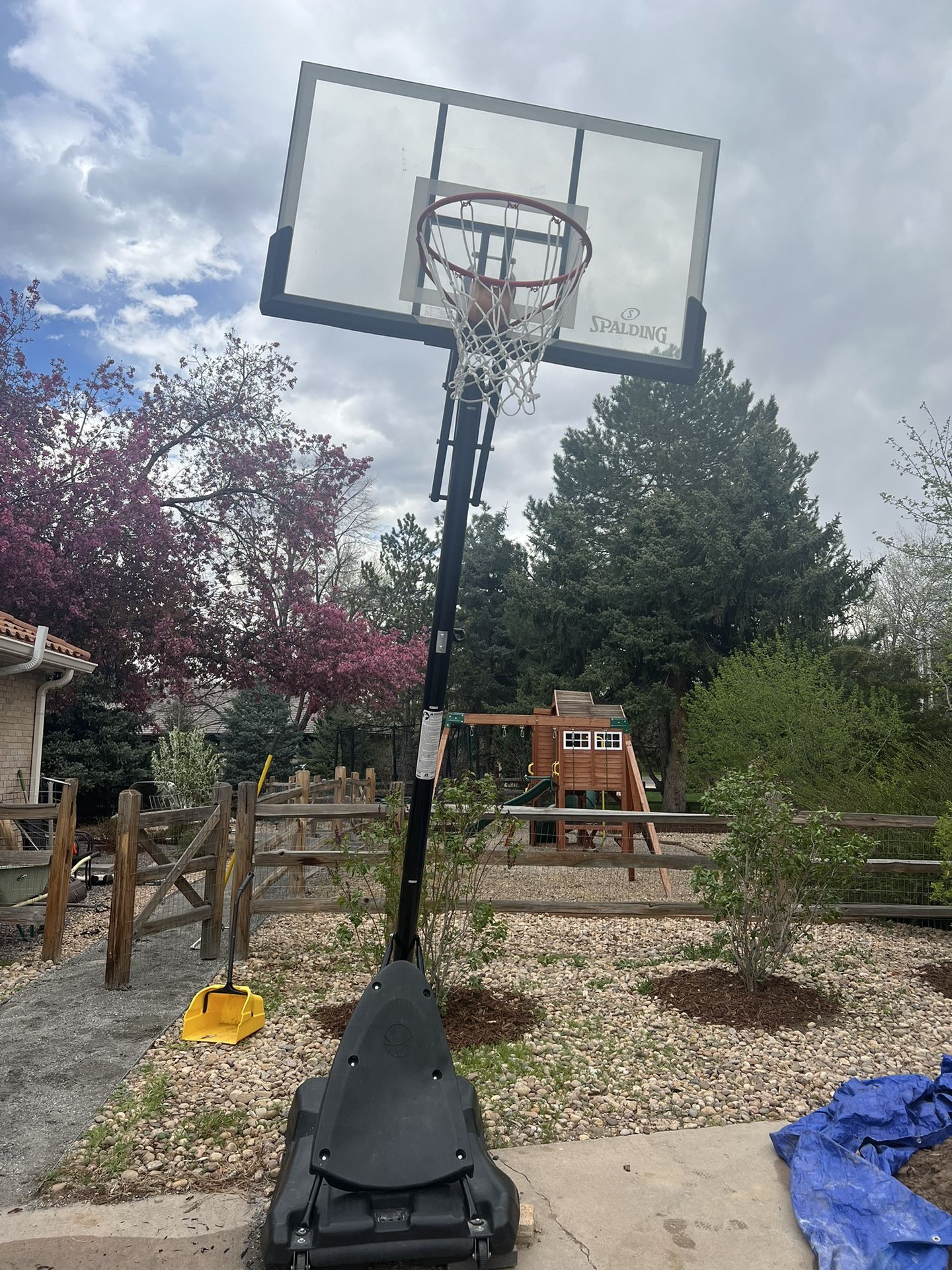 Spalding Basketball hoop- Adjustable 