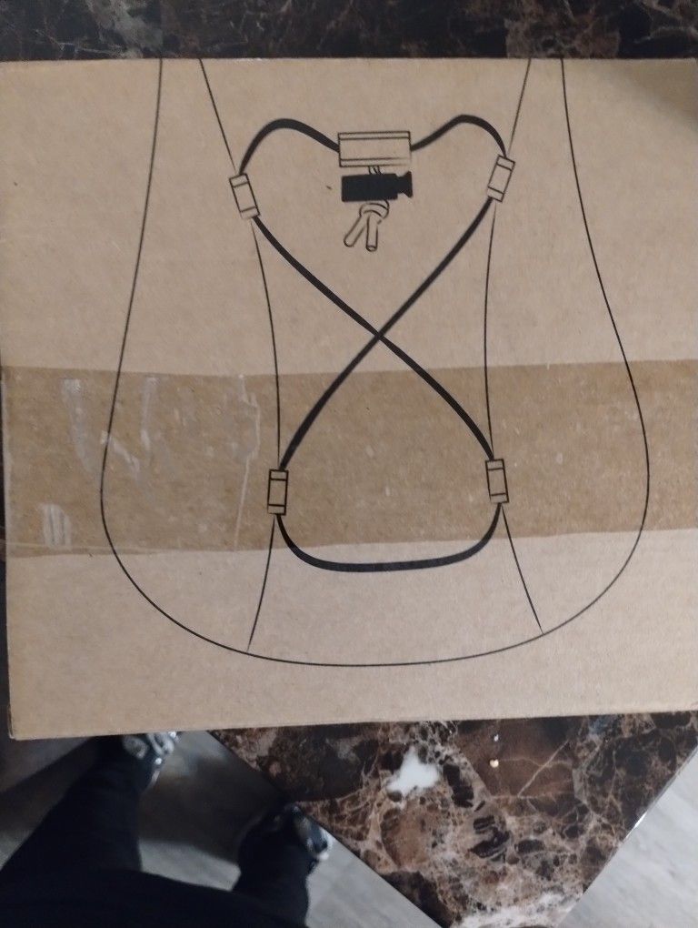 KUYOU Running Hydration Vest - Lightweight Insulated Hydration Backpack with 2L Water Bladder, Adjustable Chest Straps and Reflective Water Backpack f