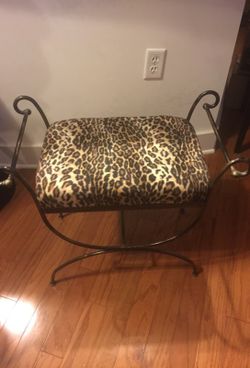 ANIMAL FAUX CHEETAH PRINTED STOOL/TABLE - Excellent Condition!