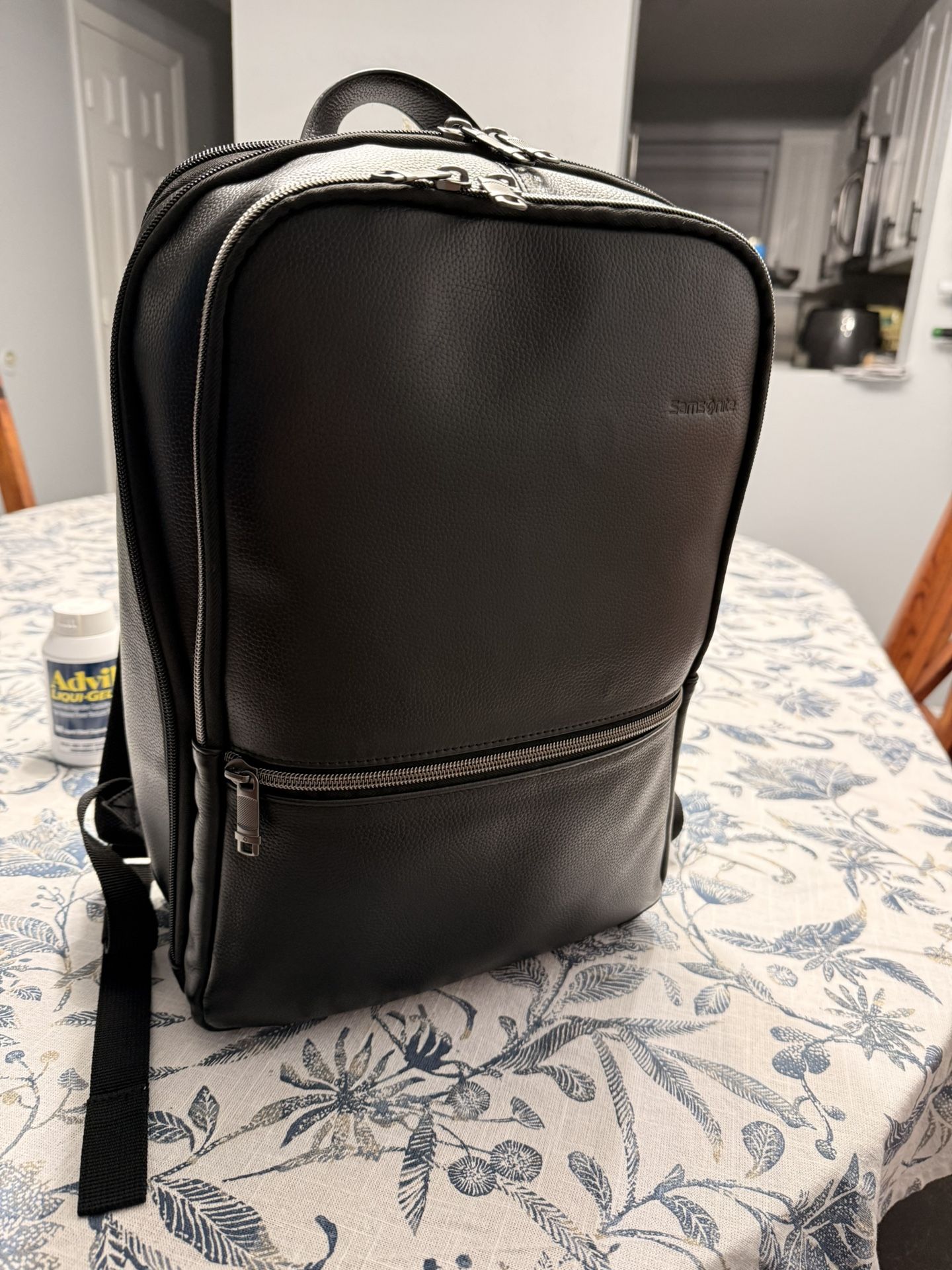 Samsonite Classic Leather Slim Backpack