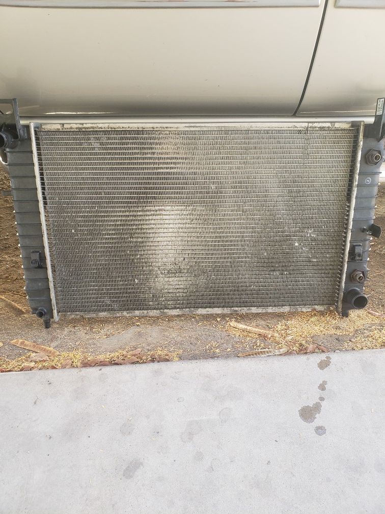 Radiator 1999-2007 Chevy 1500 for Sale in Phoenix, AZ - OfferUp