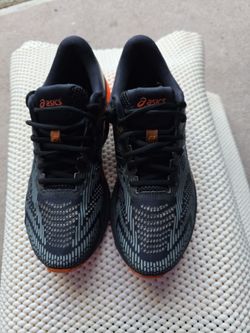 Women's Asics GT 2000 size 10 1/2